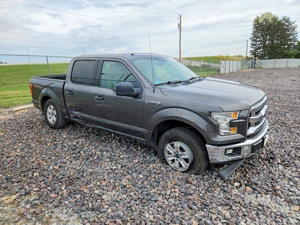 2017 FORD F150 SuperCrew — Passenger 3/4