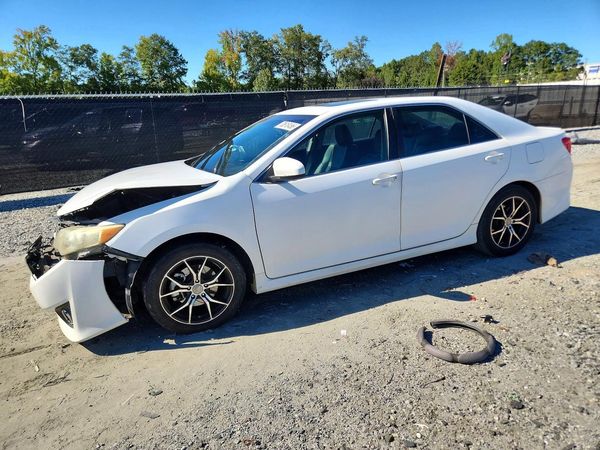 2012 TOYOTA CAMRY — Front 3/4