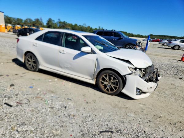 2012 TOYOTA CAMRY — Passenger 3/4