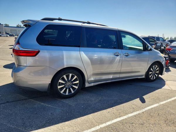 2018 TOYOTA SIENNA — PSRA
