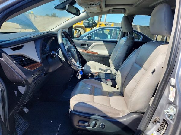 2018 TOYOTA SIENNA — DENT