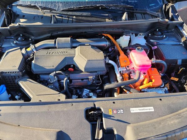 2027 KIA SPORTAGE LX, S — Engine bay