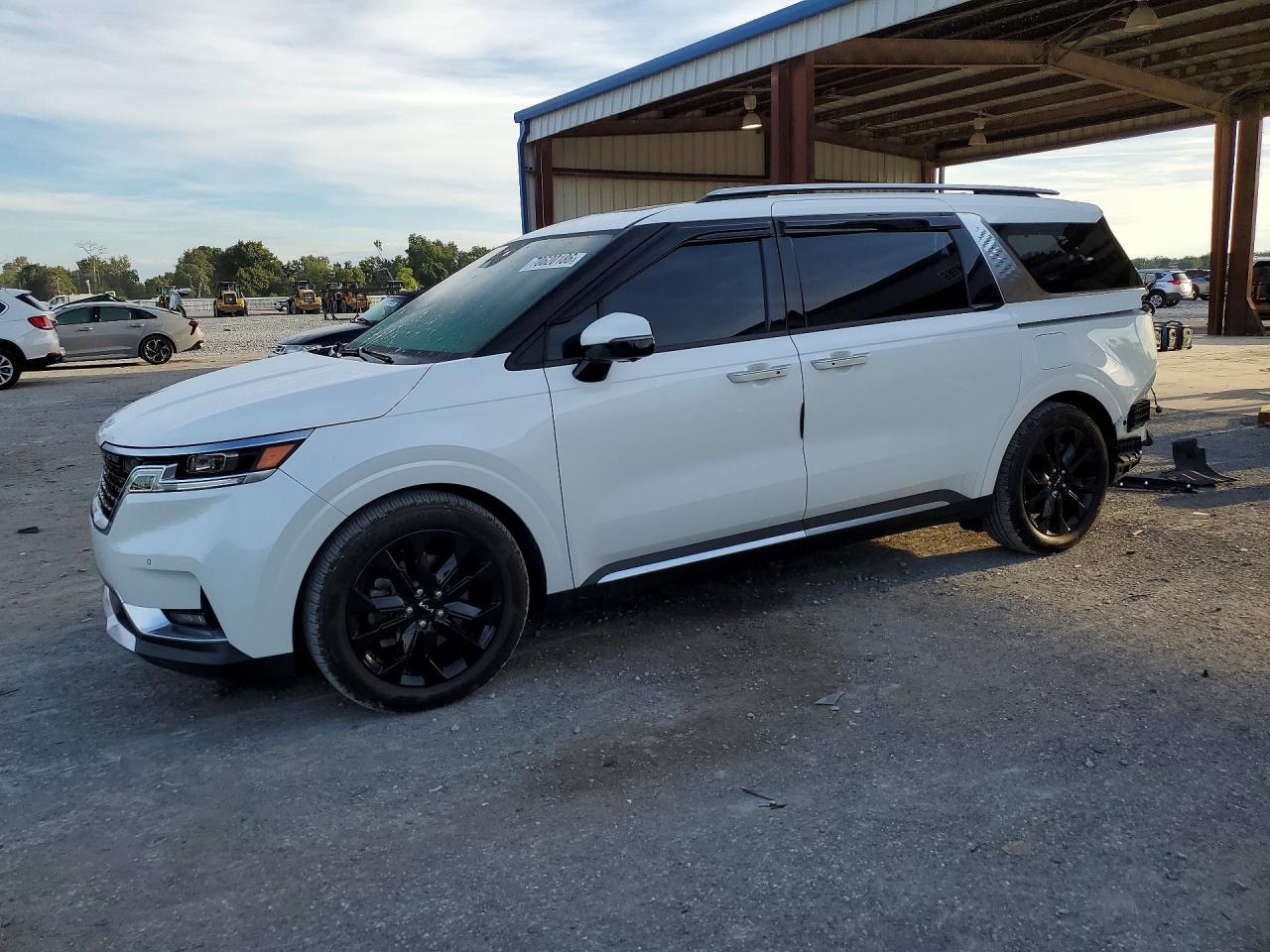 2022 KIA CARNIVAL SX, SX Prestige — Front 3/4