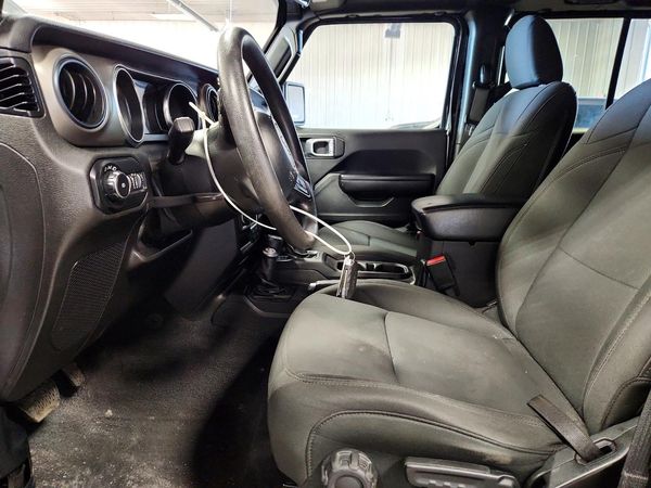 2021 JEEP WRANGLER Unlimited Sport — DENT