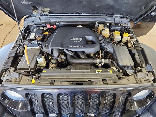 2021 JEEP WRANGLER Unlimited Sport — Engine bay
