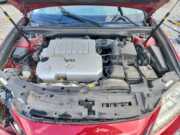 2015 LEXUS ES 350 — Engine bay
