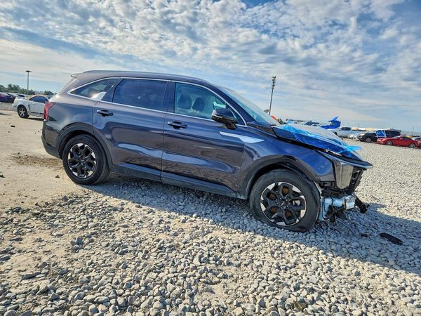 2025 KIA SORENTO S — Passenger 3/4