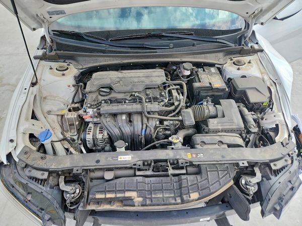 2024 HYUNDAI ELANTRA SEL — Engine bay