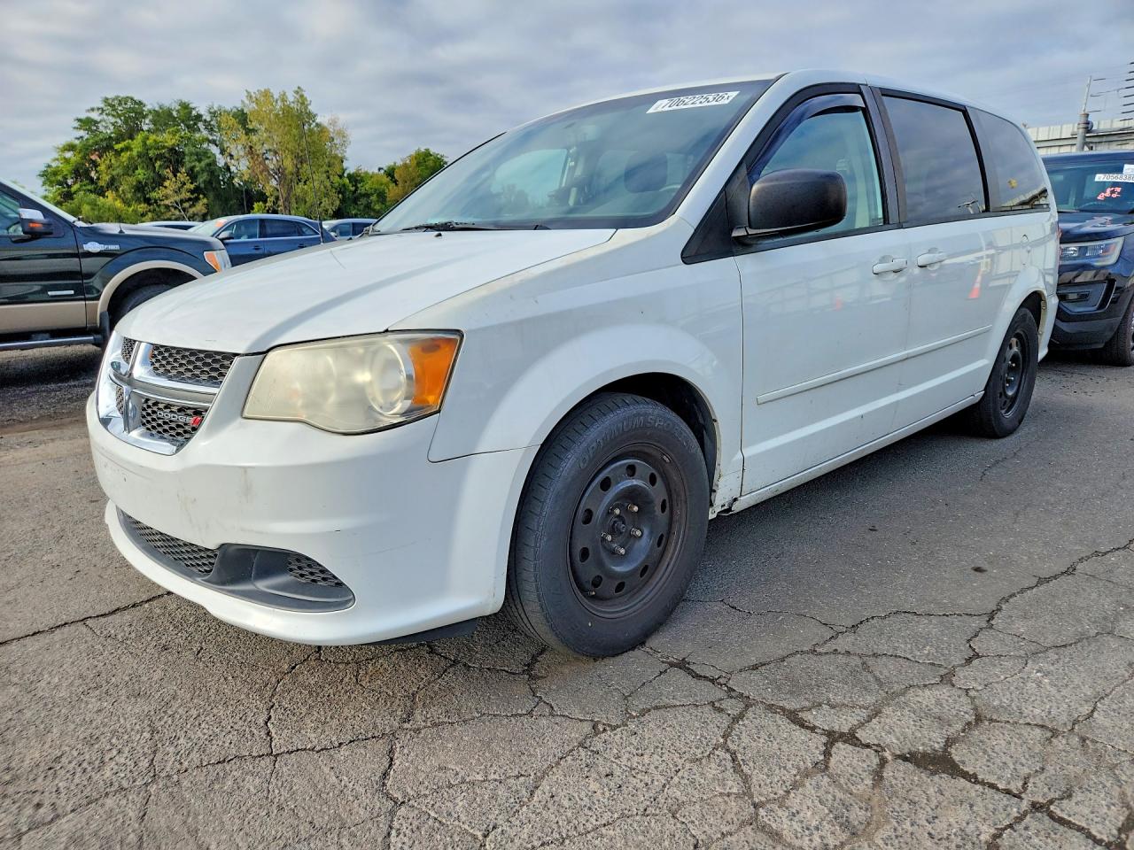 2015 DODGE GRAND CARAVAN — Front 3/4