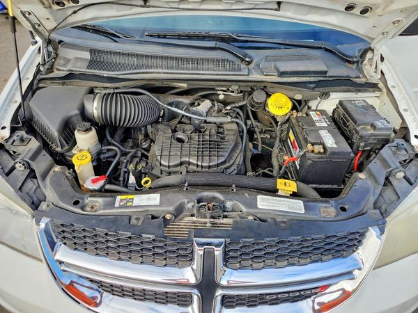 2015 DODGE GRAND CARAVAN — Engine bay
