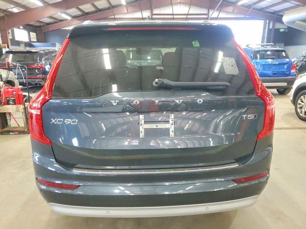 2022 VOLVO XC90 — DIRR