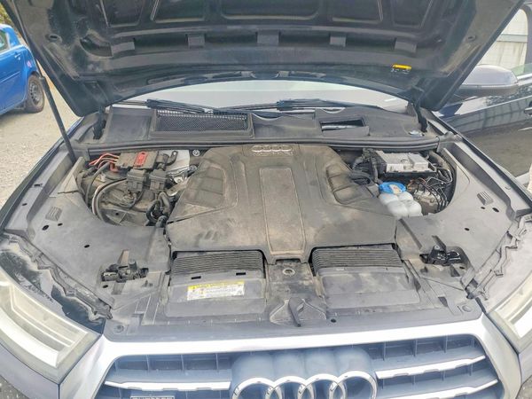2017 AUDI Q7 quattro Premium Plus — Engine bay