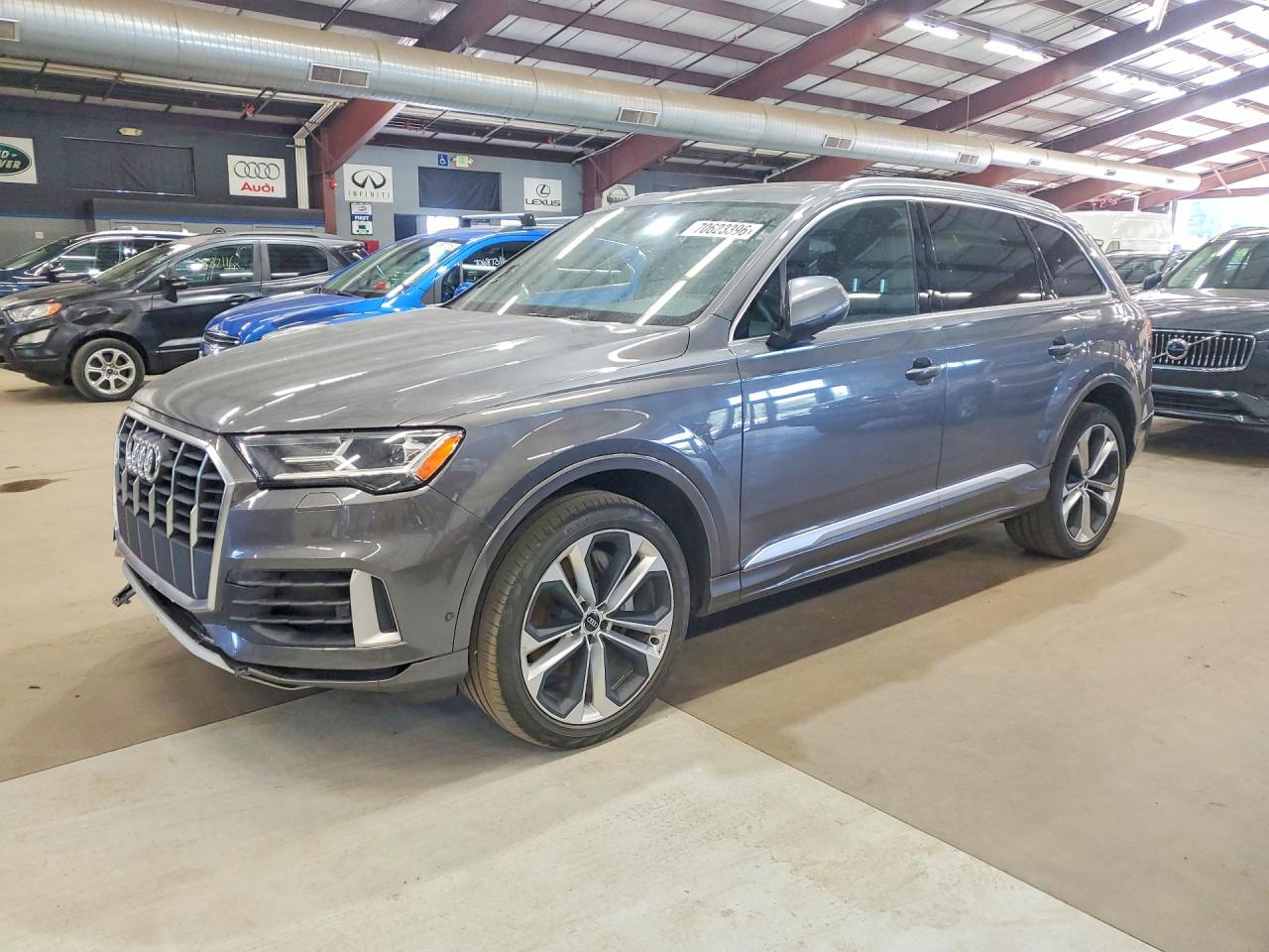 2020 AUDI Q7 — Front 3/4