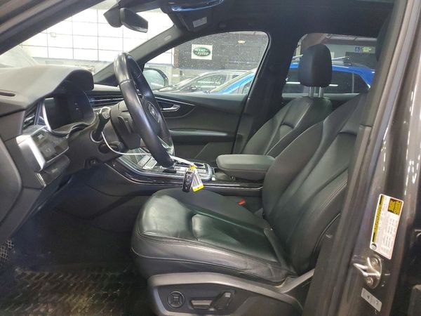 2020 AUDI Q7 — DENT