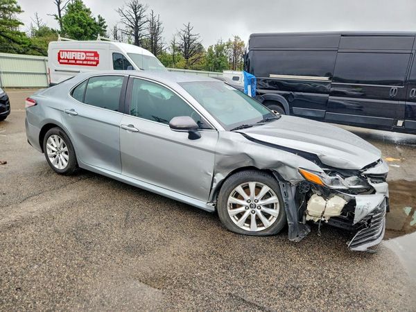 2018 TOYOTA CAMRY L/LE/SE/XLE — Passenger 3/4