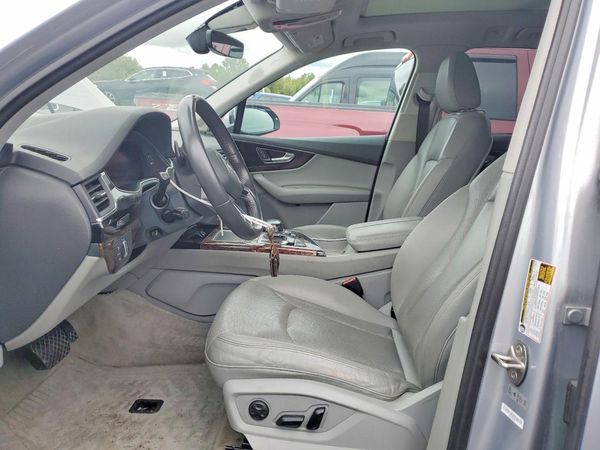 2019 AUDI Q7 — DENT