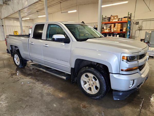 2019 CHEVROLET SILVERADO LT — Passenger 3/4