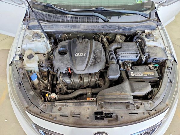 2015 KIA OPTIMA GL(Middle-low grade) — Engine bay