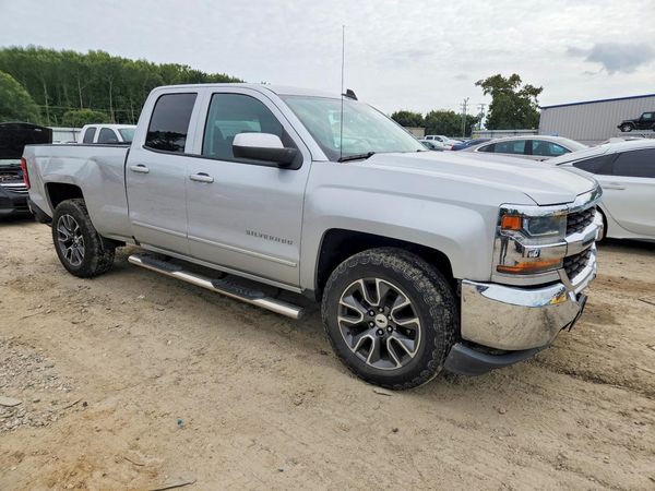 2018 CHEVROLET SILVERADO LT — Passenger 3/4