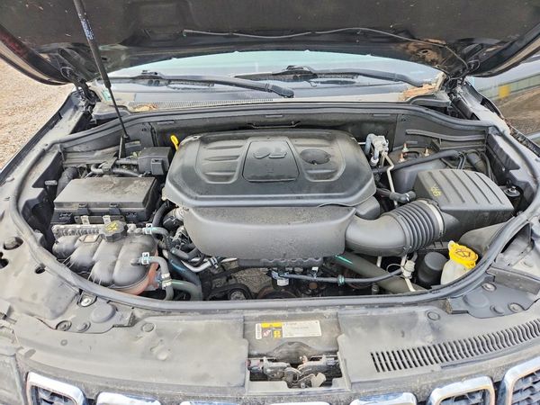 2021 JEEP CHEROKEE Limited — Engine bay
