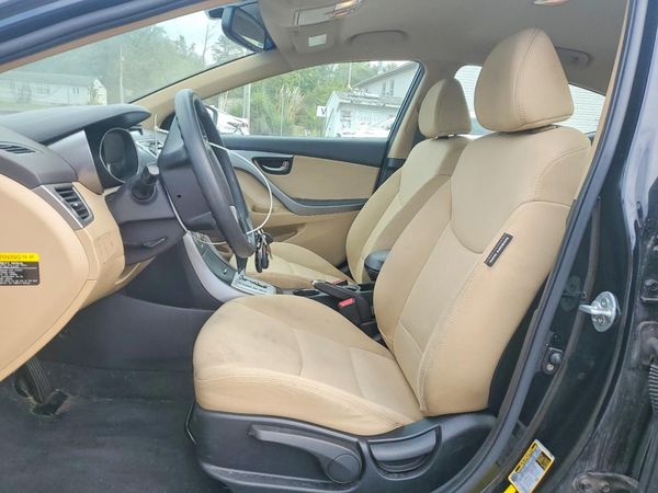 2012 HYUNDAI ELANTRA GLS(Middle grade) — DENT