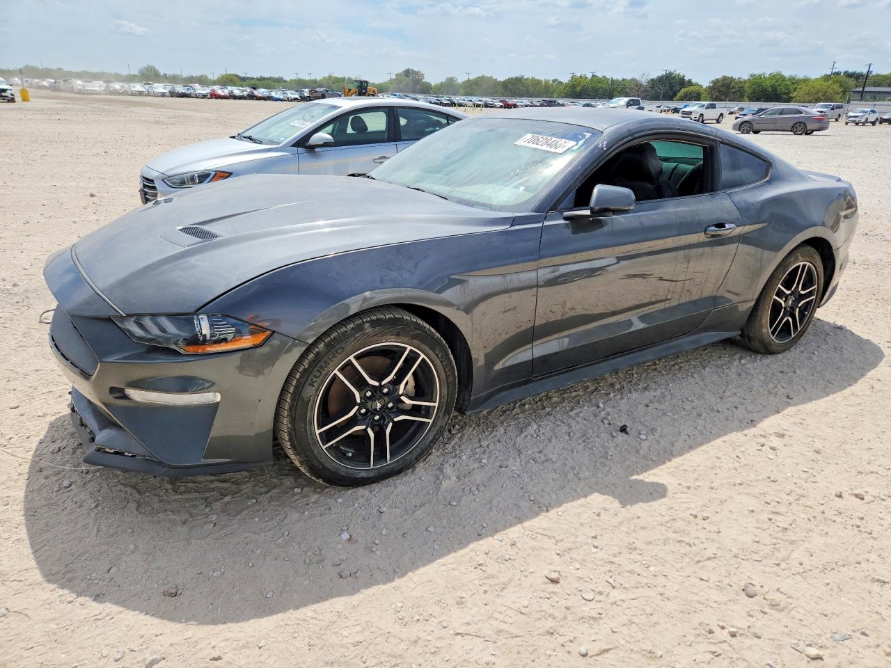 2020 FORD MUSTANG I4 Coupe — Front 3/4