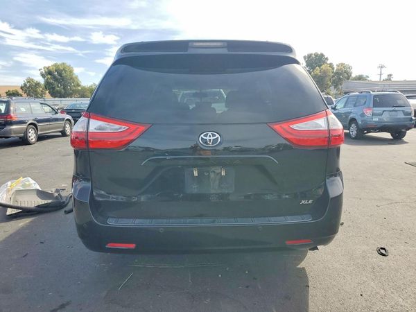 2017 TOYOTA SIENNA — DIRR
