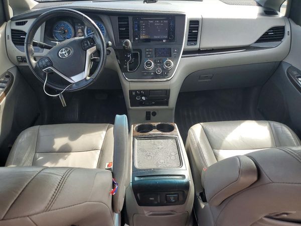 2017 TOYOTA SIENNA — CKPT