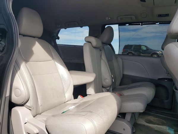 2017 TOYOTA SIENNA — PSRS