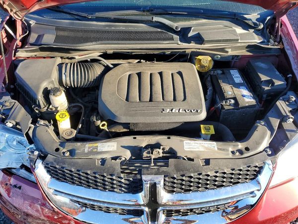 2015 DODGE GRAND CARAVAN SE — Engine bay