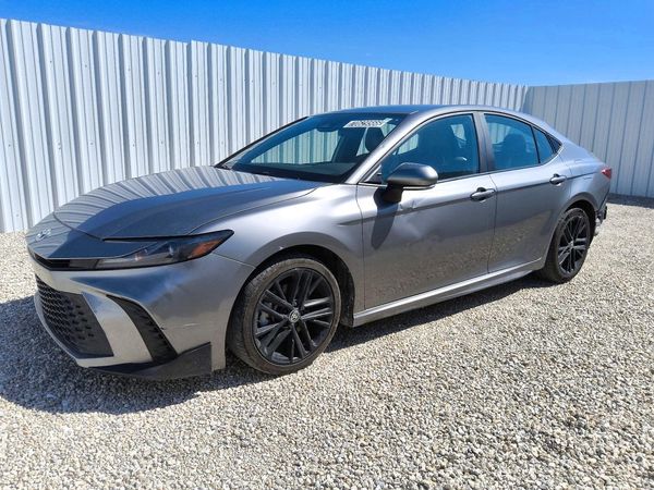 2025 TOYOTA CAMRY — Front 3/4