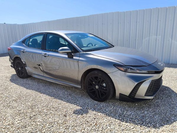 2025 TOYOTA CAMRY — Passenger 3/4