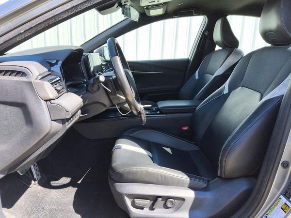 2025 TOYOTA CAMRY — DENT