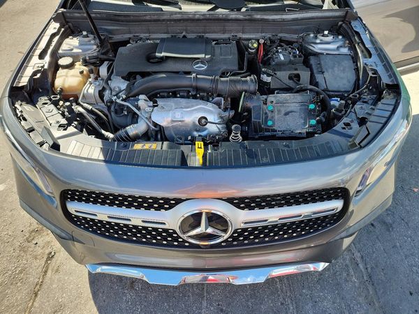 2020 MERCEDES-BENZ GLB-CLASS GLB250 — Engine bay