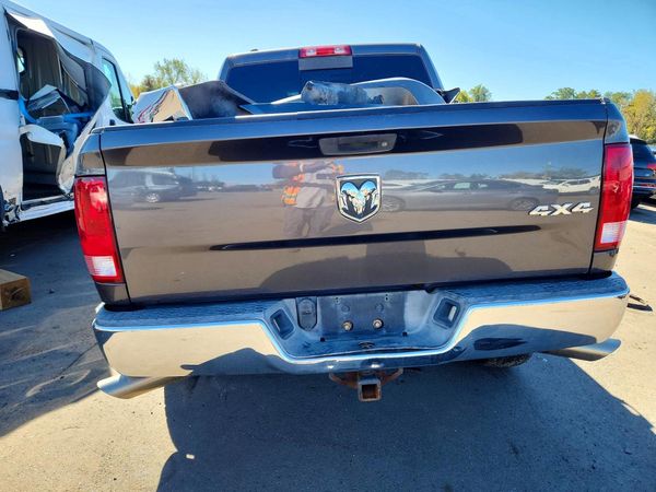 2016 RAM 1500 SLT — DIRR