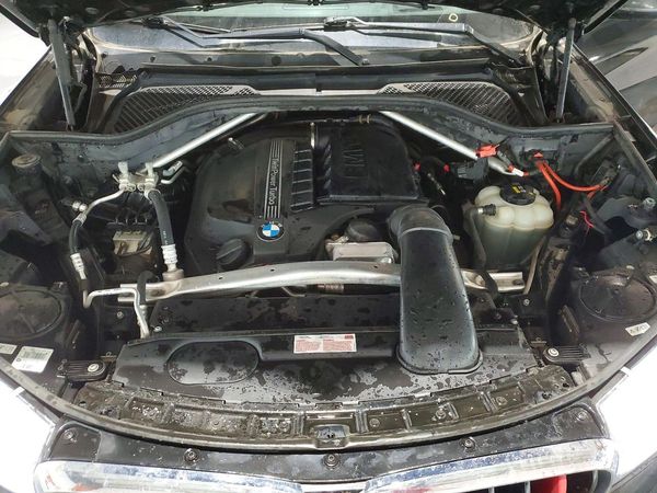2018 BMW X5 xDrive35i — Engine bay