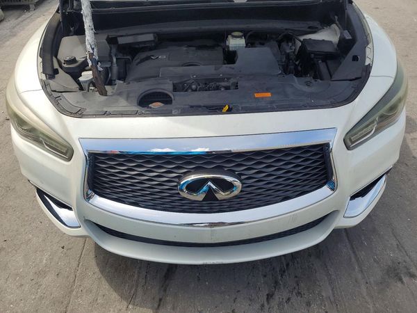 2017 INFINITI QX60 — Engine bay