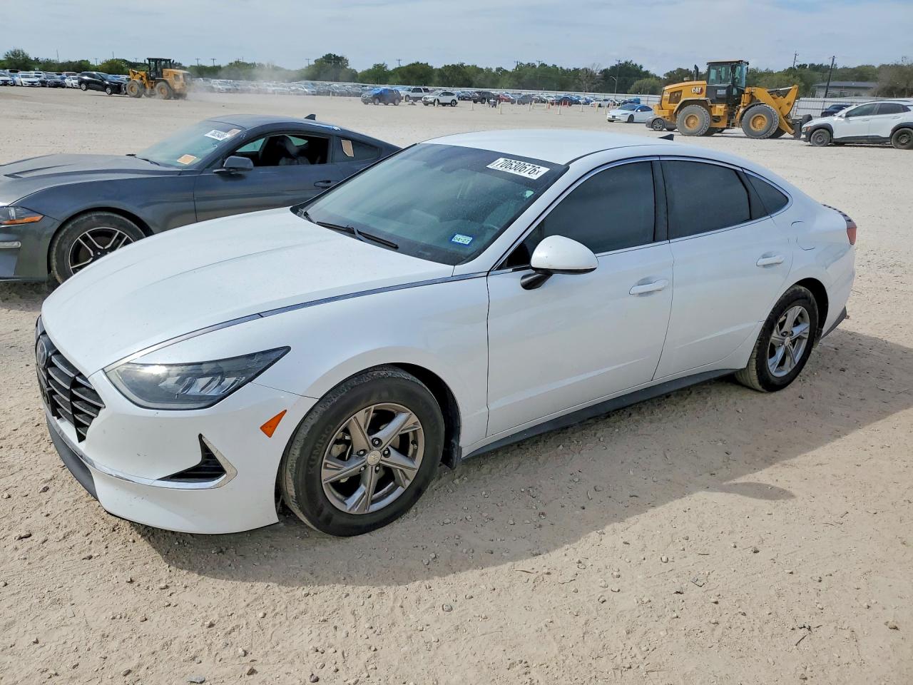 2022 HYUNDAI SONATA SE — Front 3/4