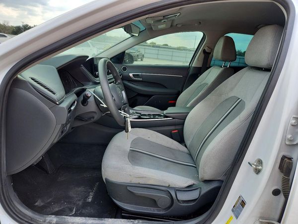 2022 HYUNDAI SONATA SE — DENT