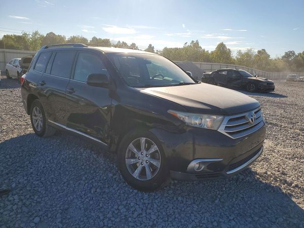 2013 TOYOTA HIGHLANDER Base/Hybrid — Passenger 3/4