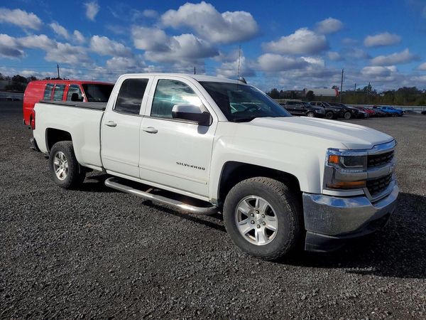 2019 CHEVROLET SILVERADO LT — Passenger 3/4