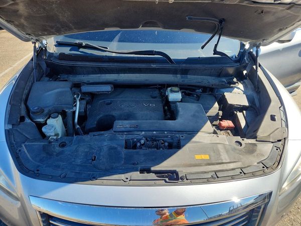 2014 INFINITI QX60 — Engine bay
