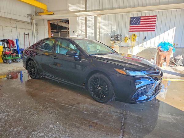 2022 TOYOTA CAMRY SE — Passenger 3/4