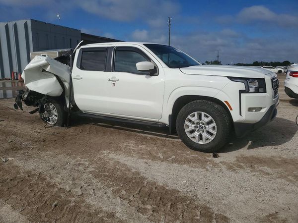 2022 NISSAN FRONTIER Crew Cab — Passenger 3/4