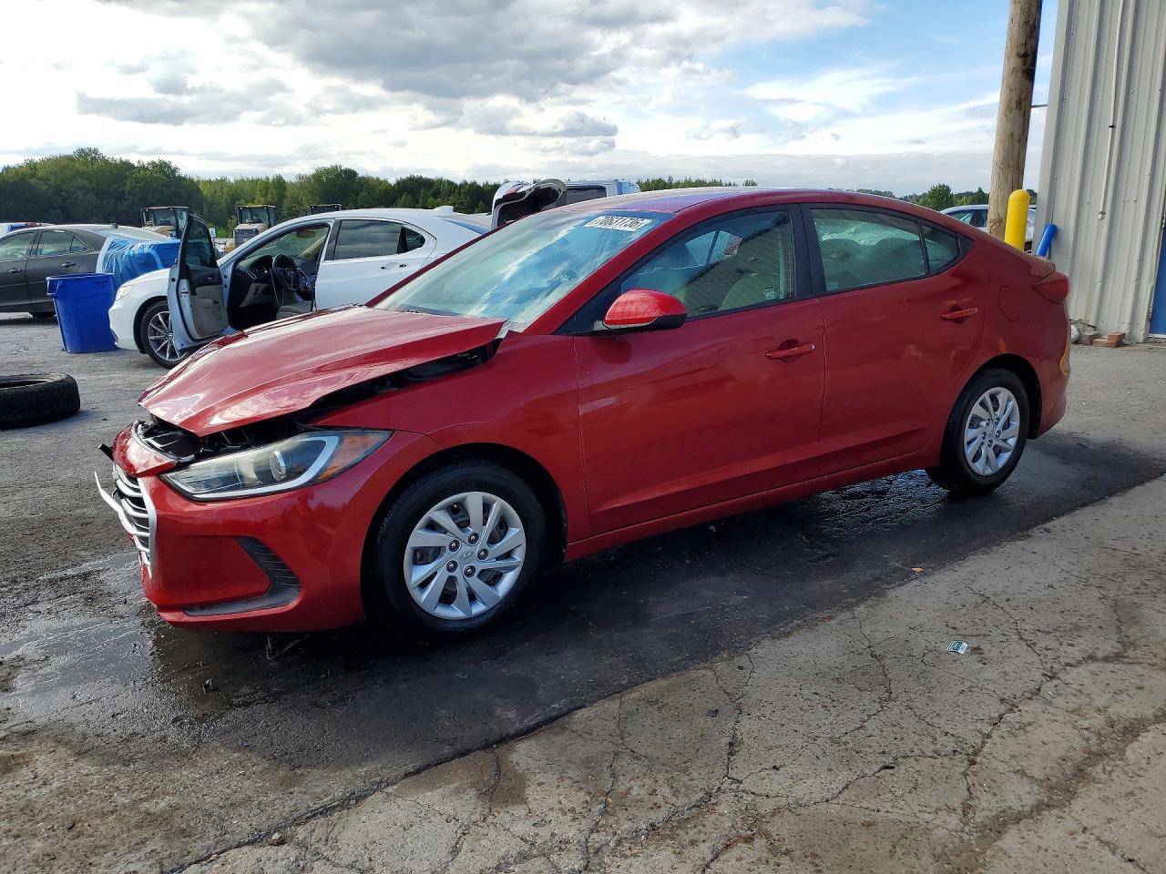 2017 HYUNDAI ELANTRA SE Base — Front 3/4