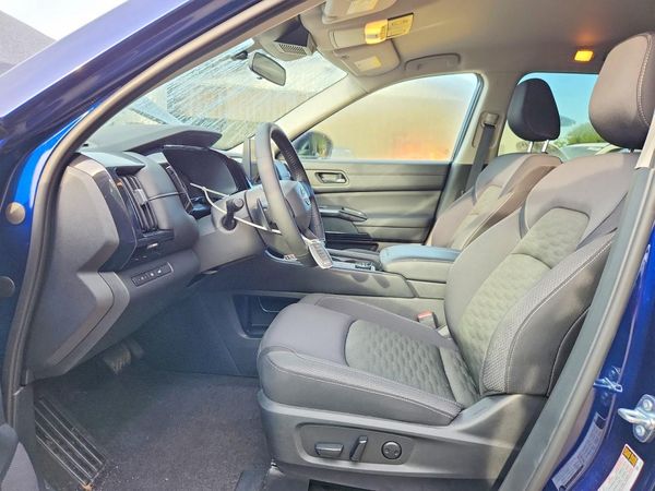 2026 NISSAN PATHFINDER SV — DENT