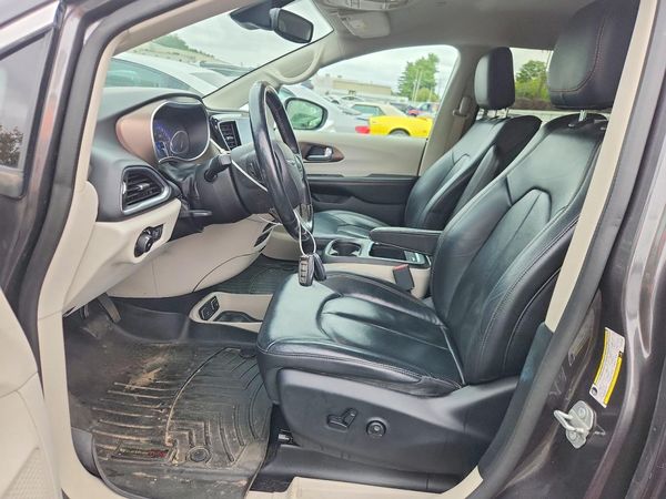 2018 CHRYSLER PACIFICA Touring L Plus — DENT