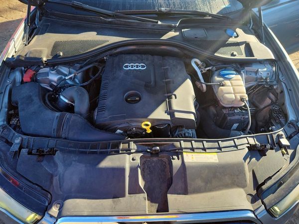 2013 AUDI A6 quattro Premium Plus — Engine bay