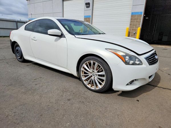 2013 INFINITI G37 COUPE — Passenger 3/4