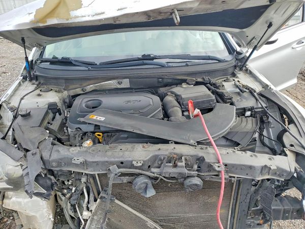 2017 HYUNDAI SONATA SE, Eco — Engine bay